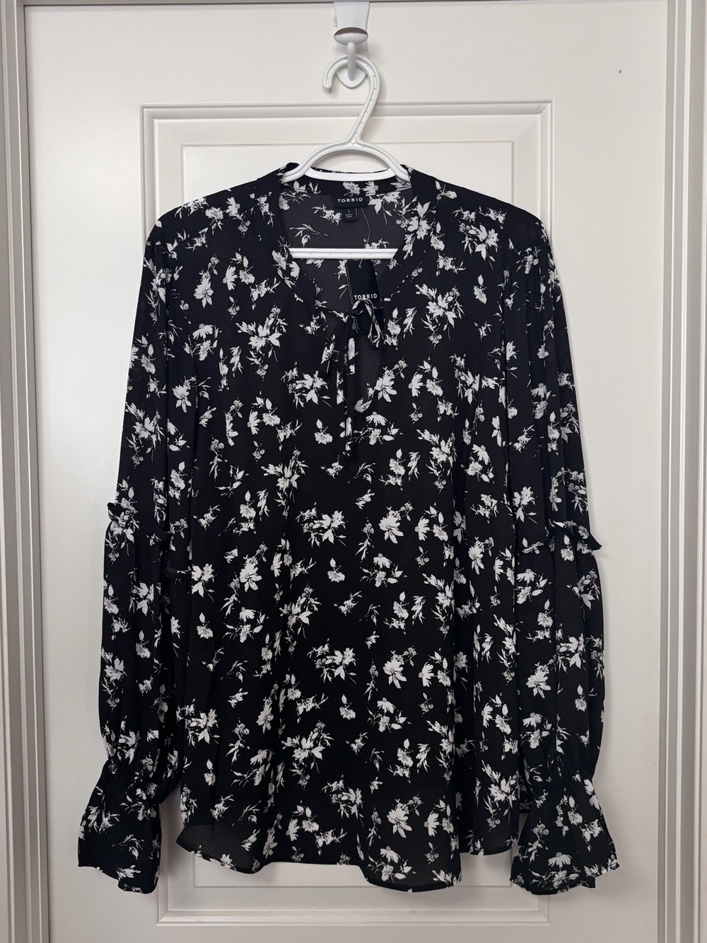 torrid Black Floral Tie-Neck Long Sleeve Dress